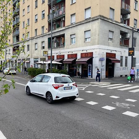 Bnb Milano Dipinta Di Blu Zewnętrze zdjęcie